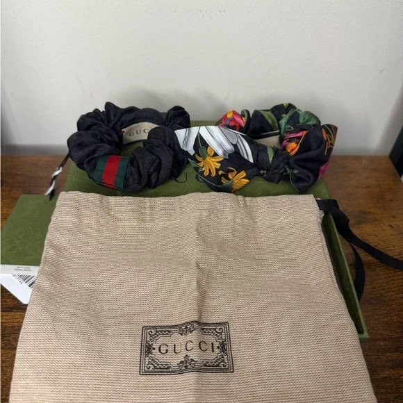 ✨SOLD✨Gucci 100% Silk Hair Scrunchies - Picture 7 of 7
